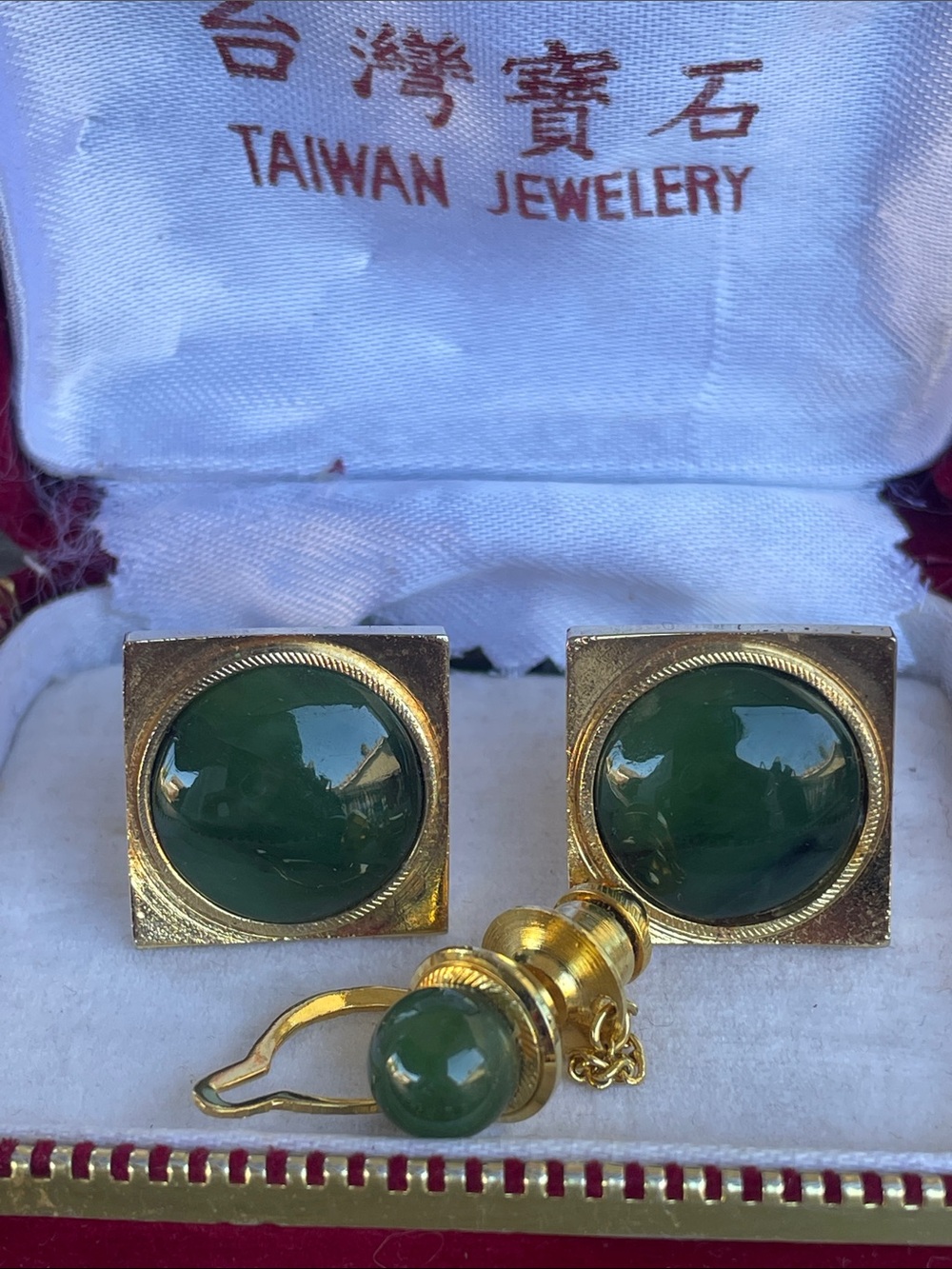Green Jade Gold-Plated Cufflinks and Tie Pin Set